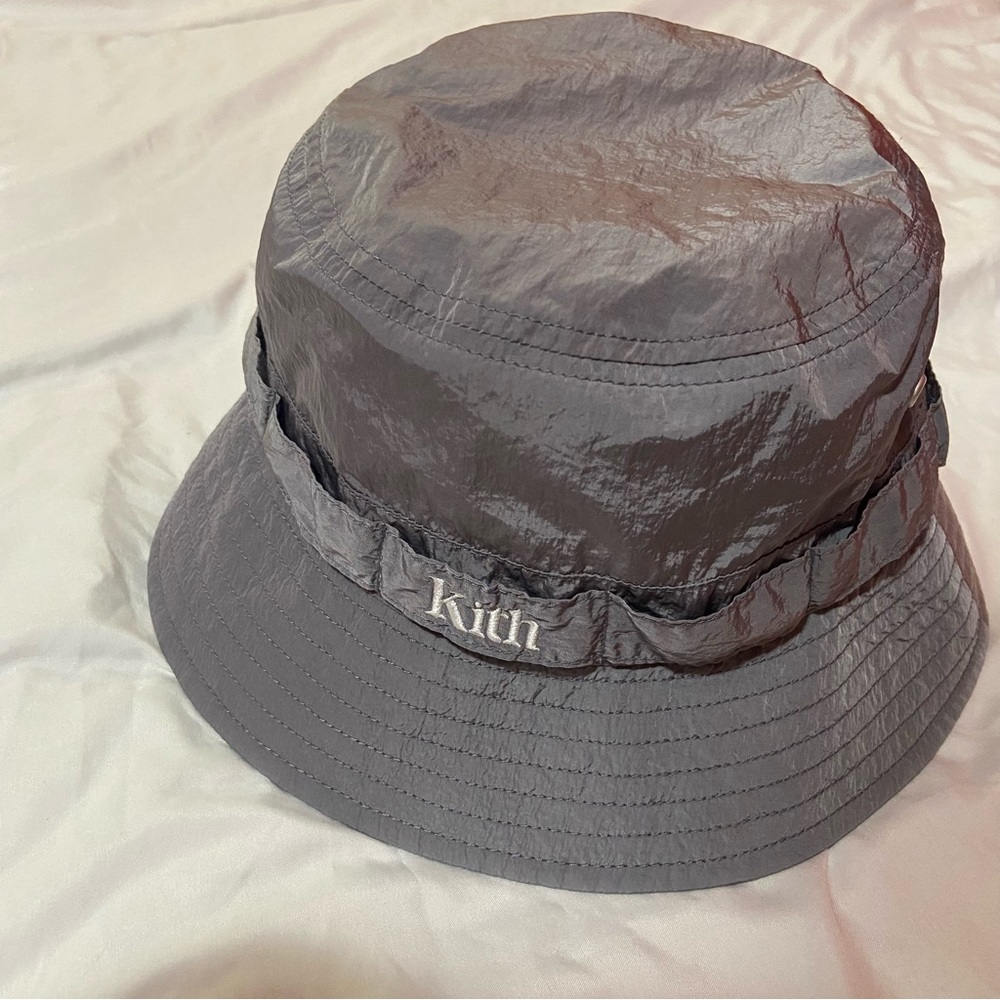 KITH WRINKLE NYLON SERIF BUCKET HAT